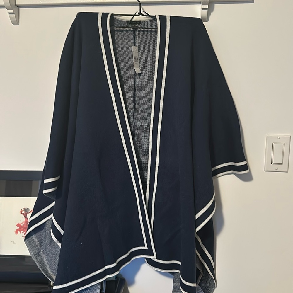 Ann Taylor’s blue and white cape one size NWT